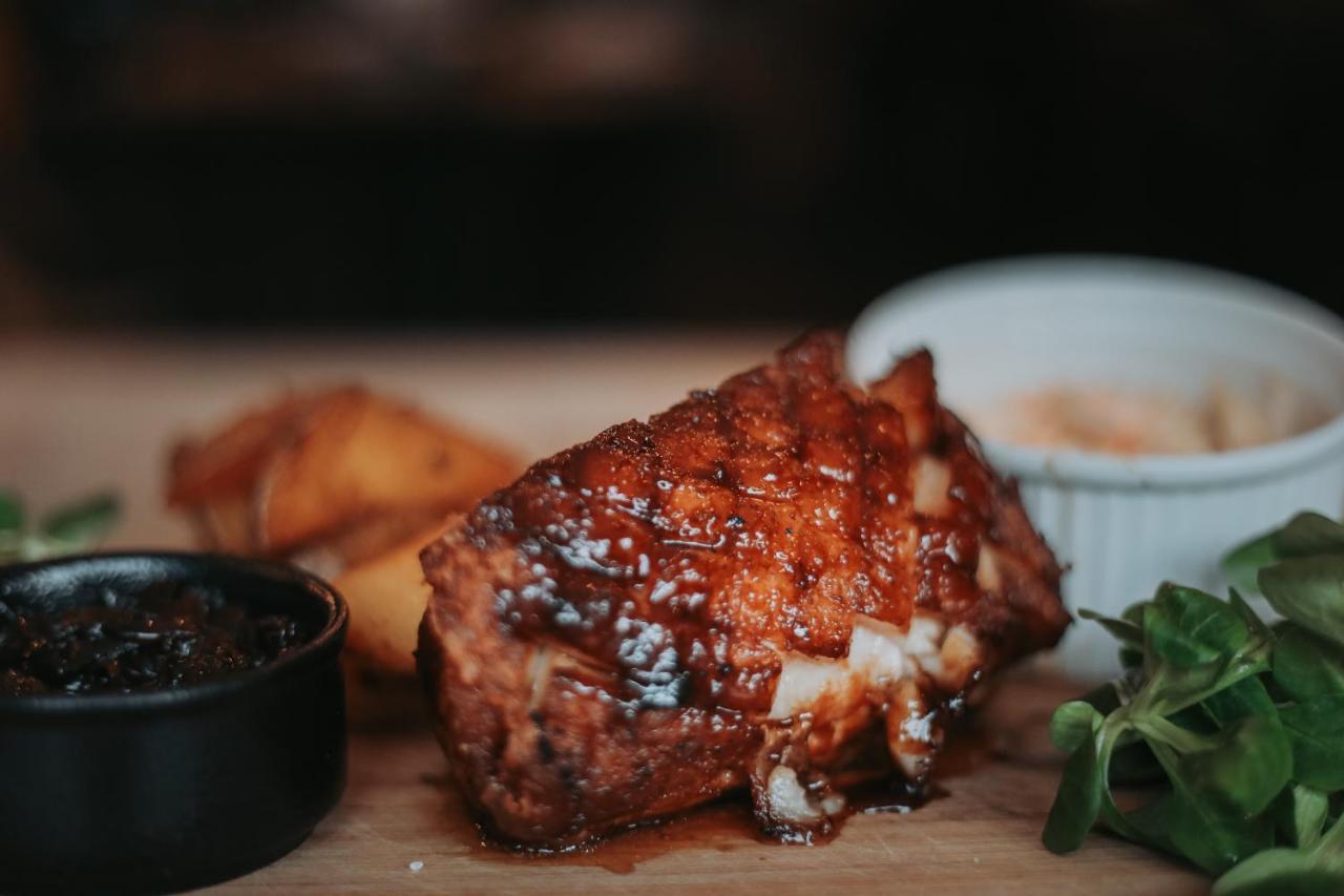 Nová Dubnica Dubno Eat & Sleep酒店 外观 照片