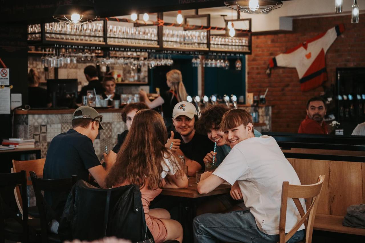Nová Dubnica Dubno Eat & Sleep酒店 外观 照片